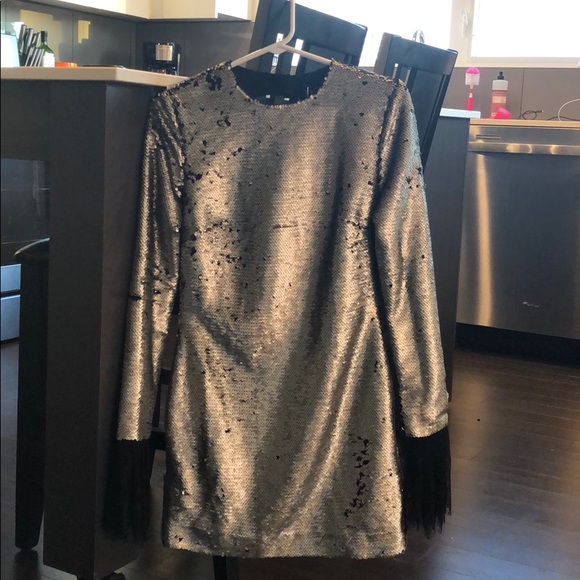 Vatanika Matt Grey Sequin Lace Trim Mini Dress - Picture 2 of 4